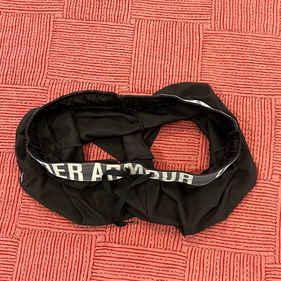 Under Armour women’s medium black Training / running Shorts - Picture 6 of 16